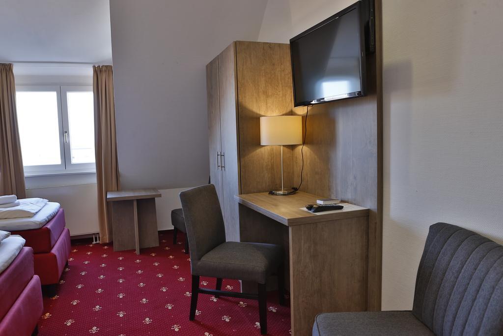 Hotel Maurer カールスルーエ エクステリア 写真