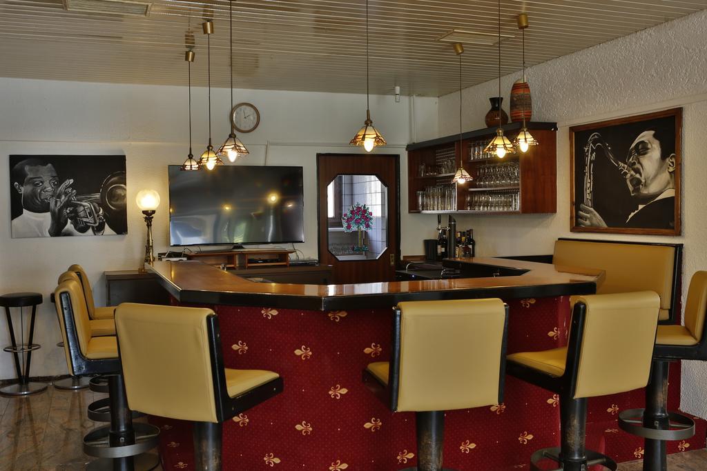 Hotel Maurer カールスルーエ エクステリア 写真