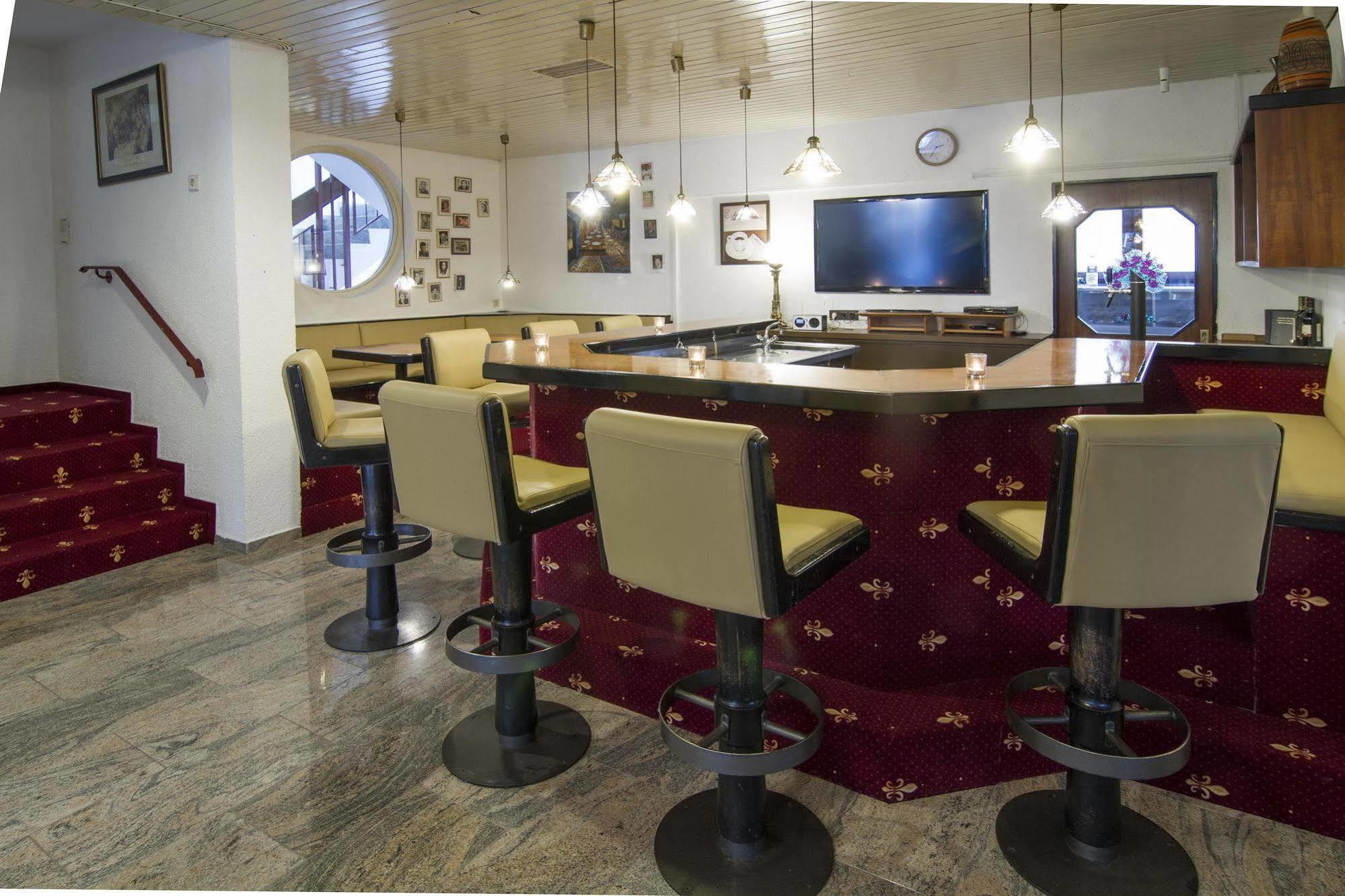 Hotel Maurer カールスルーエ エクステリア 写真