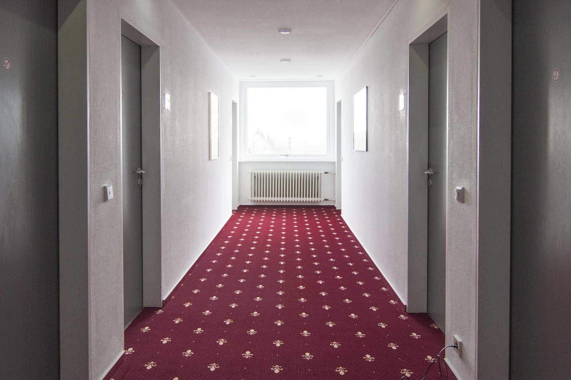 Hotel Maurer カールスルーエ エクステリア 写真