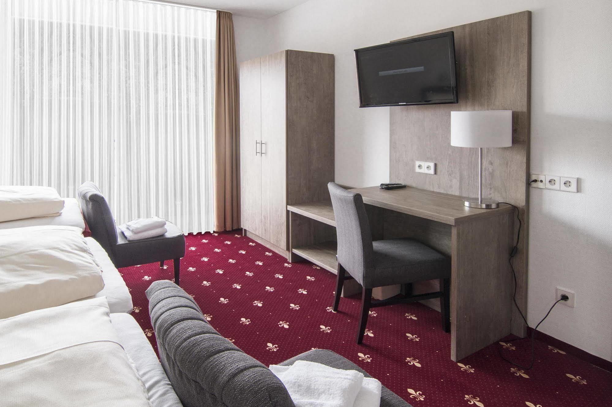Hotel Maurer カールスルーエ エクステリア 写真